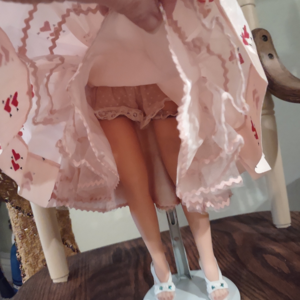 Vintage VT-20 Revlon Doll - Picture 5 of 8